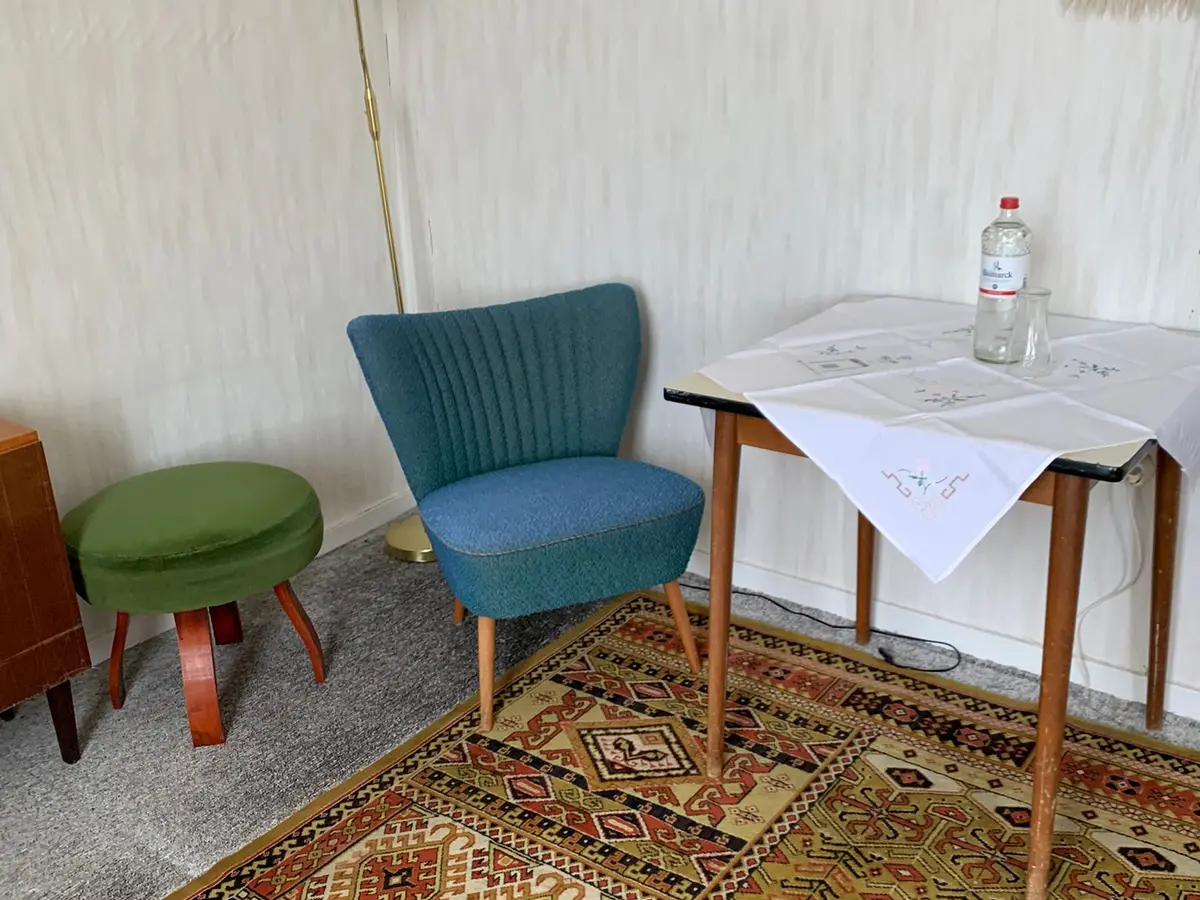 Gemütliche Sitzecke in einem Zimmer des Gasthauses zur Grenze